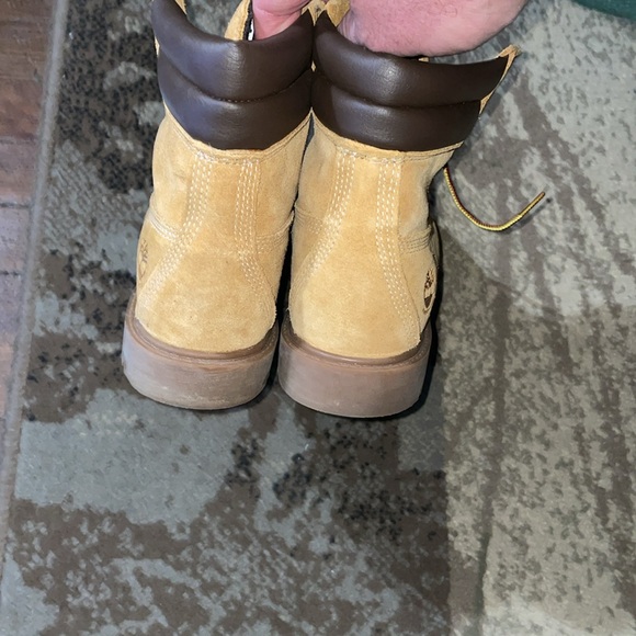 Timberlands WOMENS Size 7 NWOT.  Been in a storage tote for the last year. - Picture 5 of 6